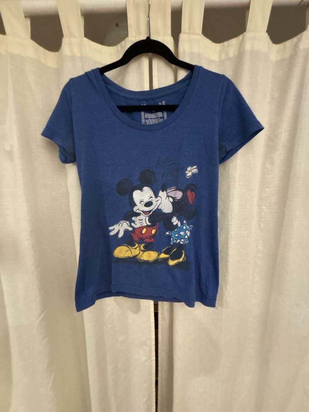 Disney Store Mickey and Minnie Mouse Love and Kisses Graphic T-Shirt Size M
